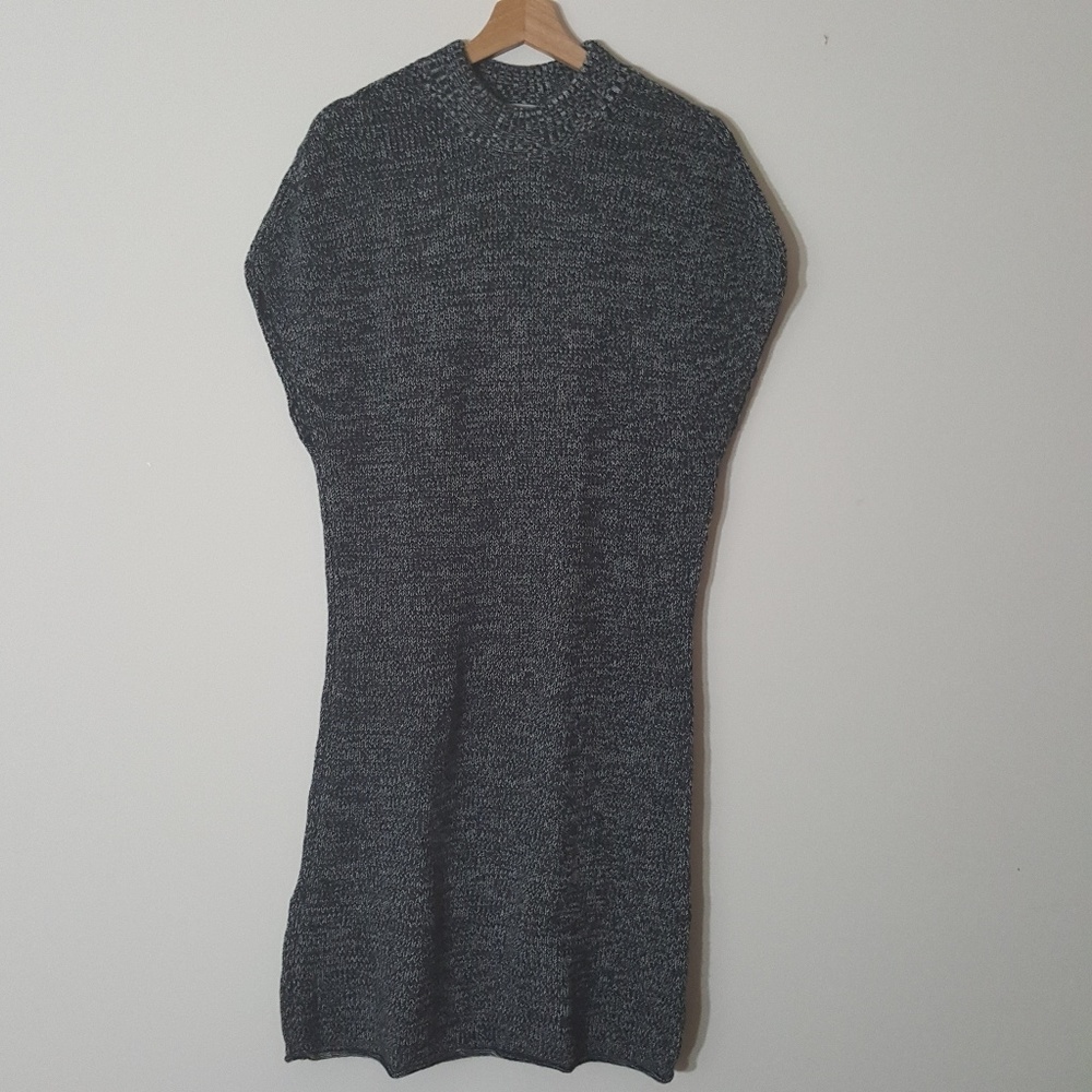 Athleta large sleeveless black white sweater dress